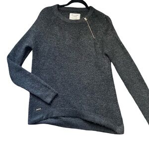 Abercrombie & Fitch Gray Zip Accent Knit Sweater NWOT Size M